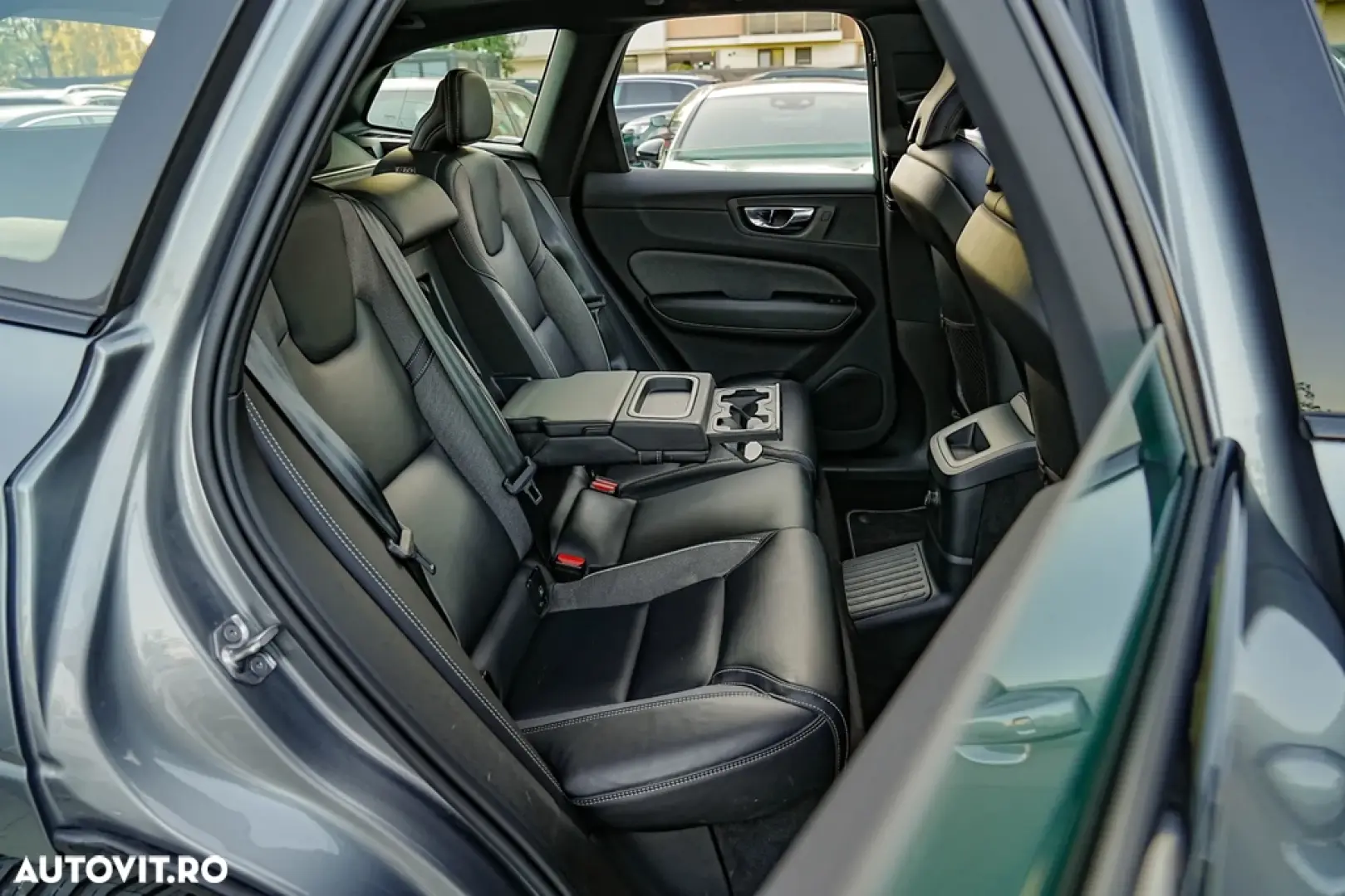 Volvo XC 60 Recharge T8 Twin Engine eAWD R-Design