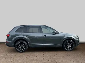 Audi Q7 45 TDI quattro S-LINE