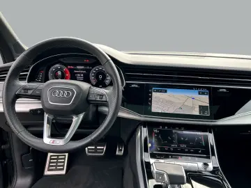 Audi Q7 45 TDI quattro S-LINE