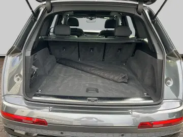 Audi Q7 45 TDI quattro S-LINE