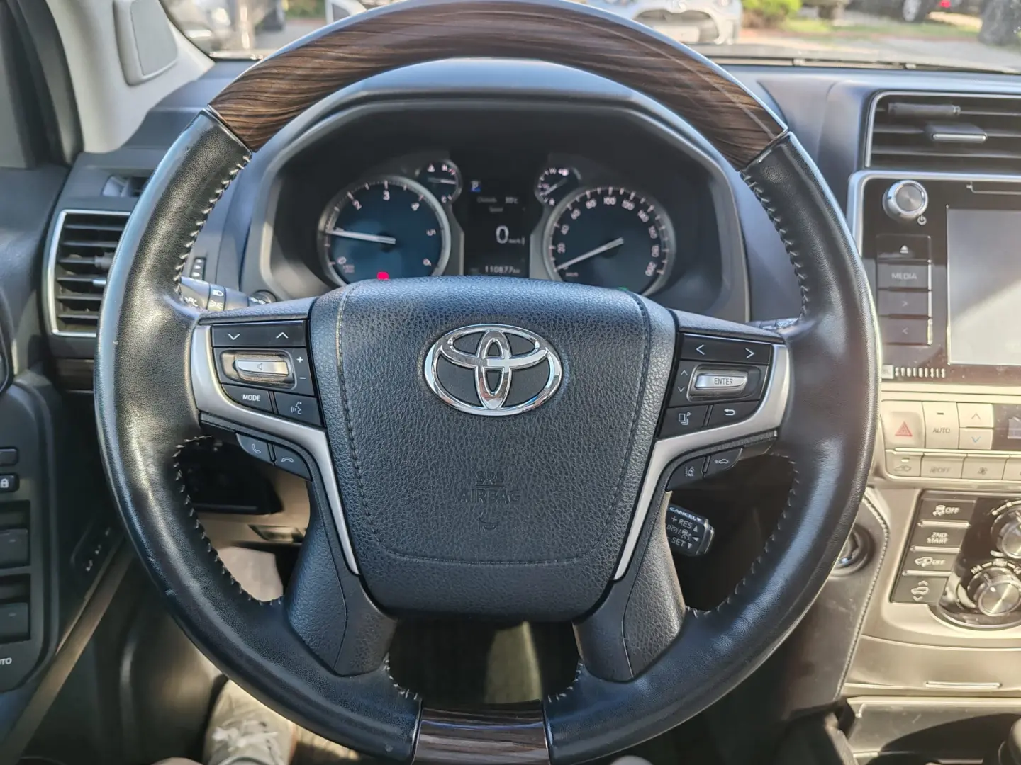 Toyota Land Cruiser 2.8l Turbo D-4D AVS Aut. Luxury