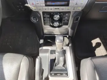 Toyota Land Cruiser 2.8l Turbo D-4D AVS Aut. Luxury