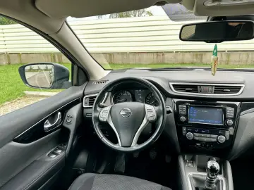 Nissan Qashqai    carlig remorcare   157.000 km   camera 360
