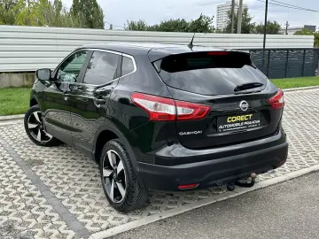 Nissan Qashqai    carlig remorcare   157.000 km   camera 360