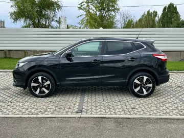 Nissan Qashqai    carlig remorcare   157.000 km   camera 360