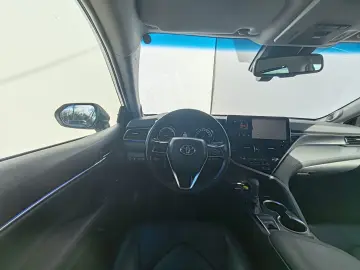 Toyota Camry Luxury