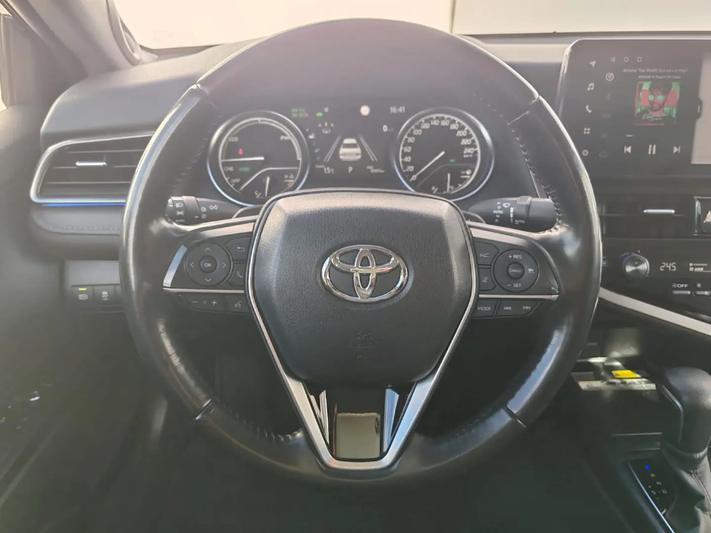 Toyota Camry Luxury