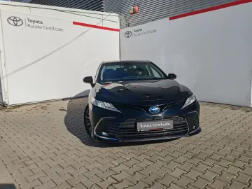 Toyota Camry Luxury