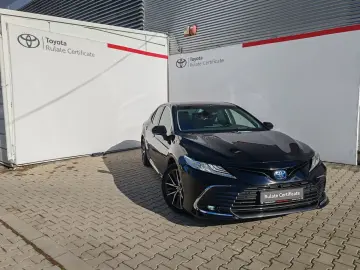 Toyota Camry Luxury