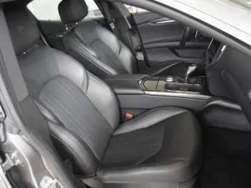 Ghibli Hybrid GT Executive MY21 ACC LED