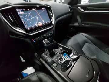 Ghibli NAVI SHZ MEMO-SIT XENON SPORT CARPLAY