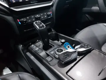 Ghibli NAVI SHZ MEMO-SIT XENON SPORT CARPLAY