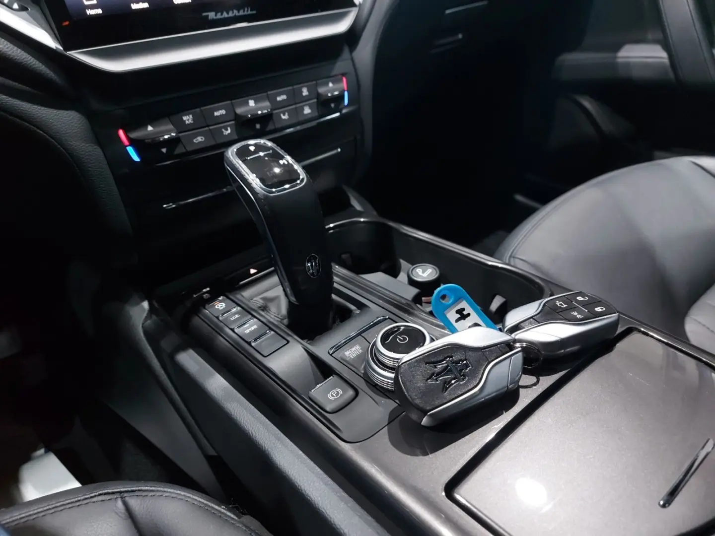 Ghibli NAVI SHZ MEMO-SIT XENON SPORT CARPLAY