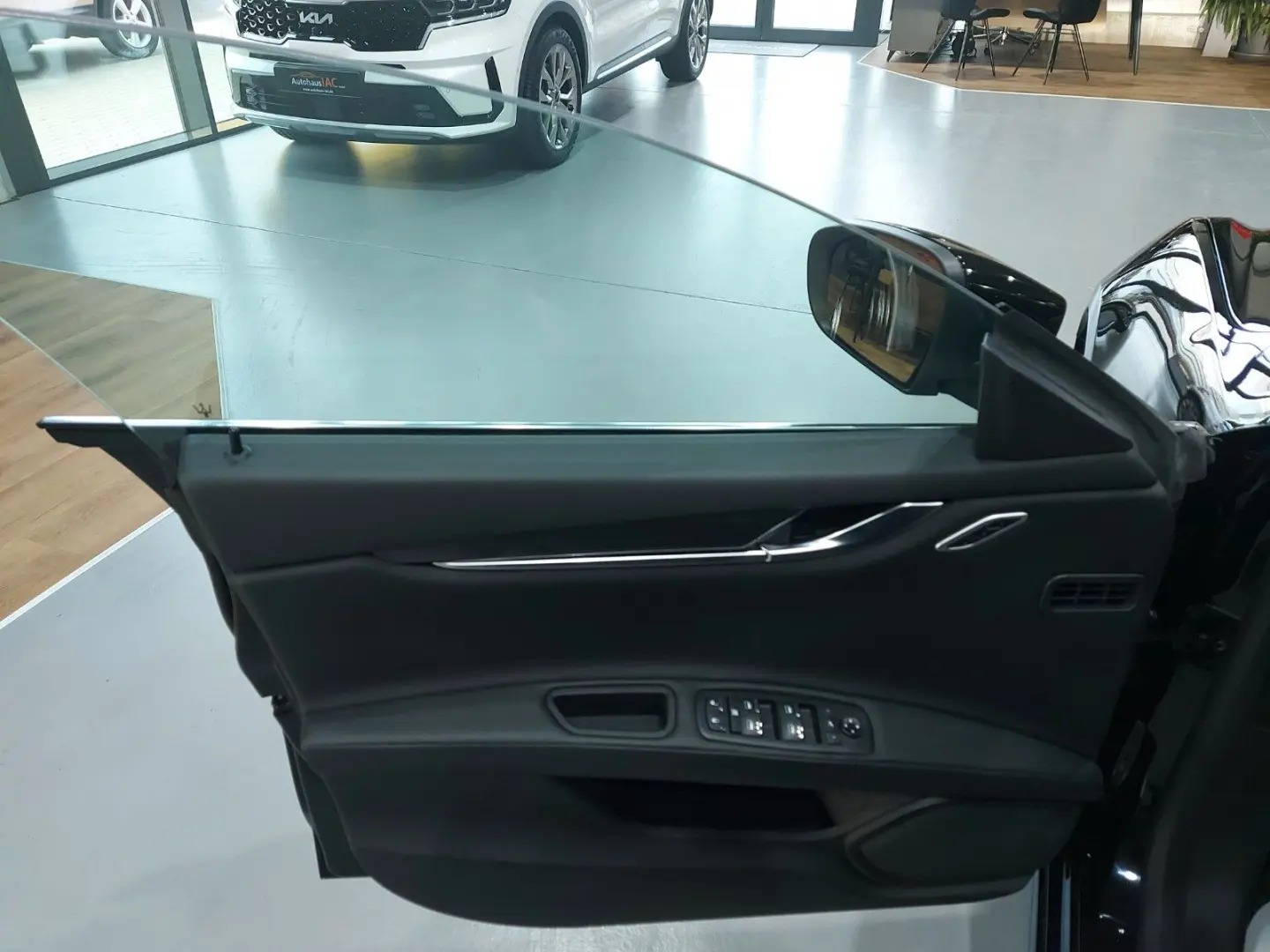 Ghibli NAVI SHZ MEMO-SIT XENON SPORT CARPLAY