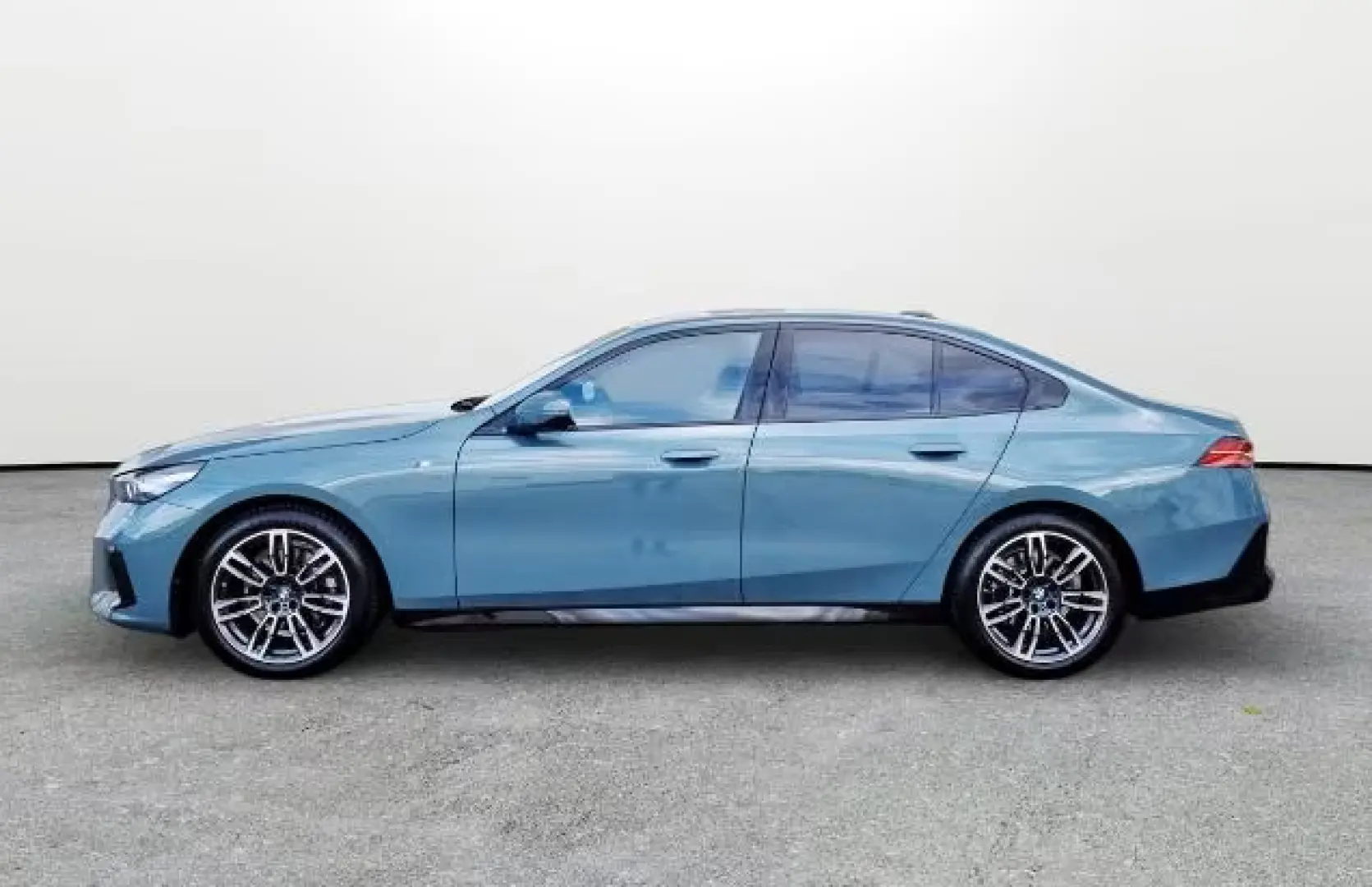 BMW 520 în limuzină M-Sport AHK Pano 360