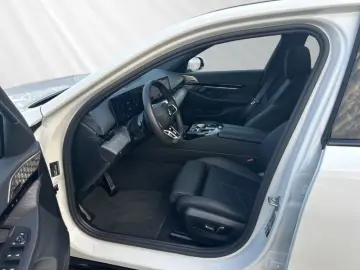 BMW 520 i M Sport Limousine Panorama Alb