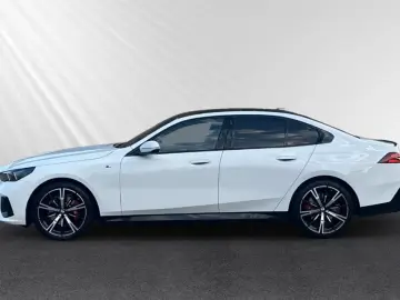 BMW 520 i M Sport Limousine Panorama Alb
