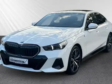 BMW 520 i M Sport Limousine Panorama Alb