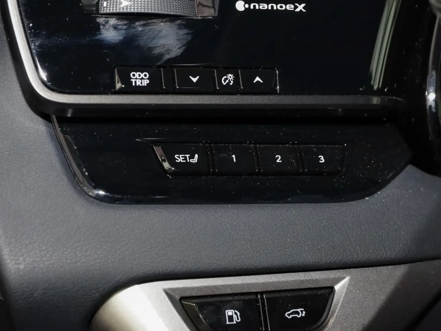 RX 350 h F Sport Design HUD PANO NAVI SHZ PDC KL