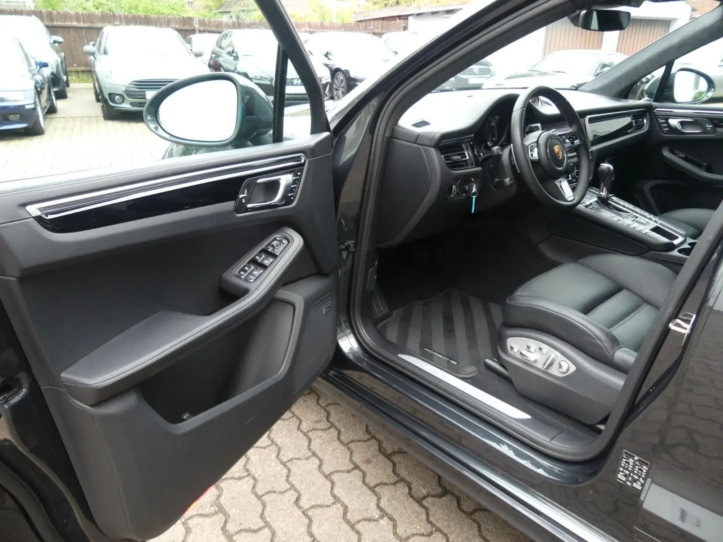 Macan Turbo  2. Hd.  SH-Porsche  Pano.  Sound...