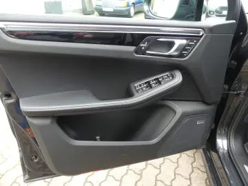 Macan Turbo  2. Hd.  SH-Porsche  Pano.  Sound...