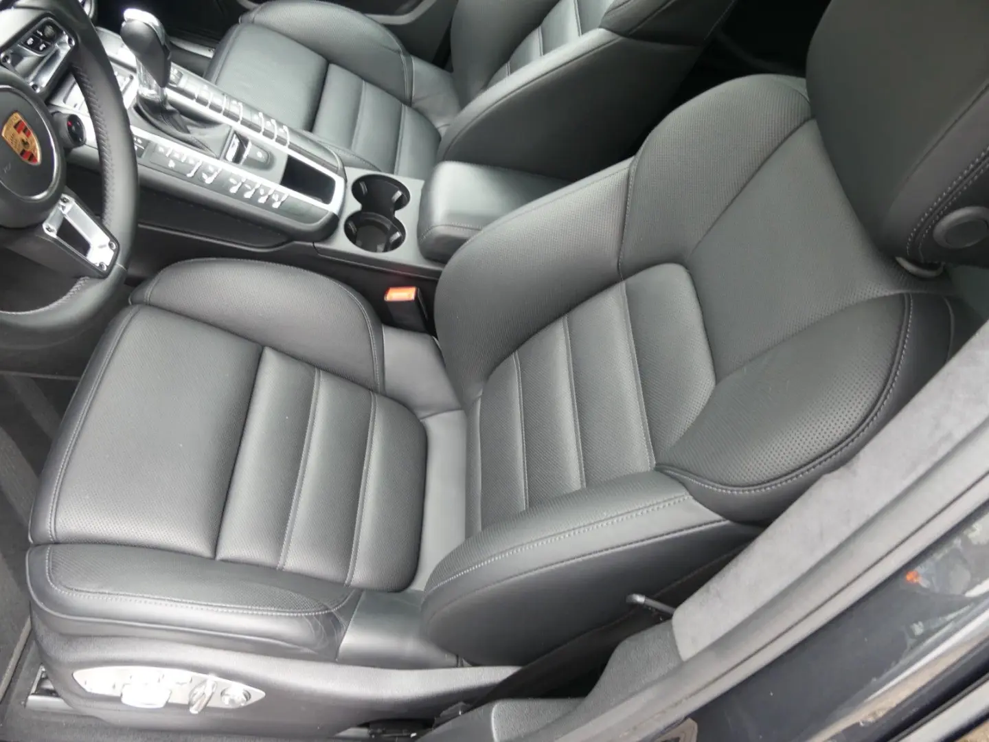 Macan Turbo  2. Hd.  SH-Porsche  Pano.  Sound...