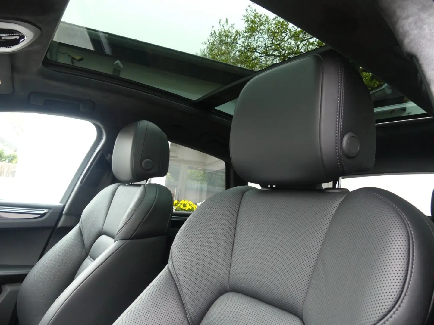 Macan Turbo  2. Hd.  SH-Porsche  Pano.  Sound...