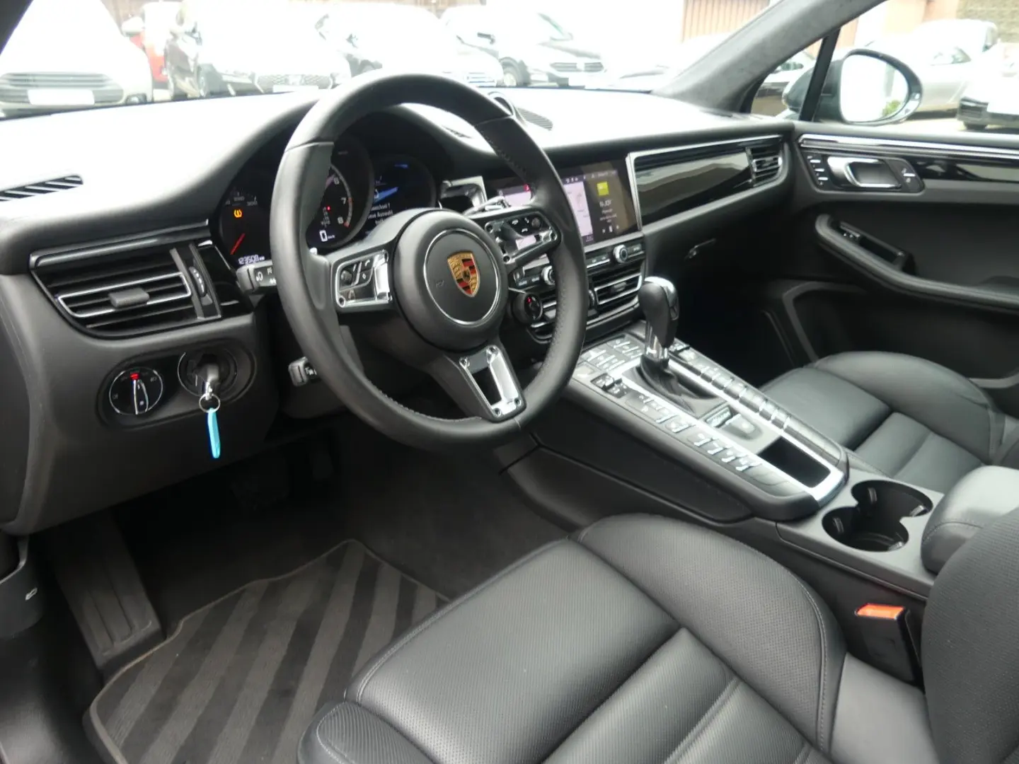 Macan Turbo  2. Hd.  SH-Porsche  Pano.  Sound...