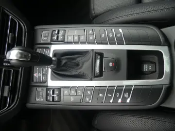 Macan Turbo  2. Hd.  SH-Porsche  Pano.  Sound...