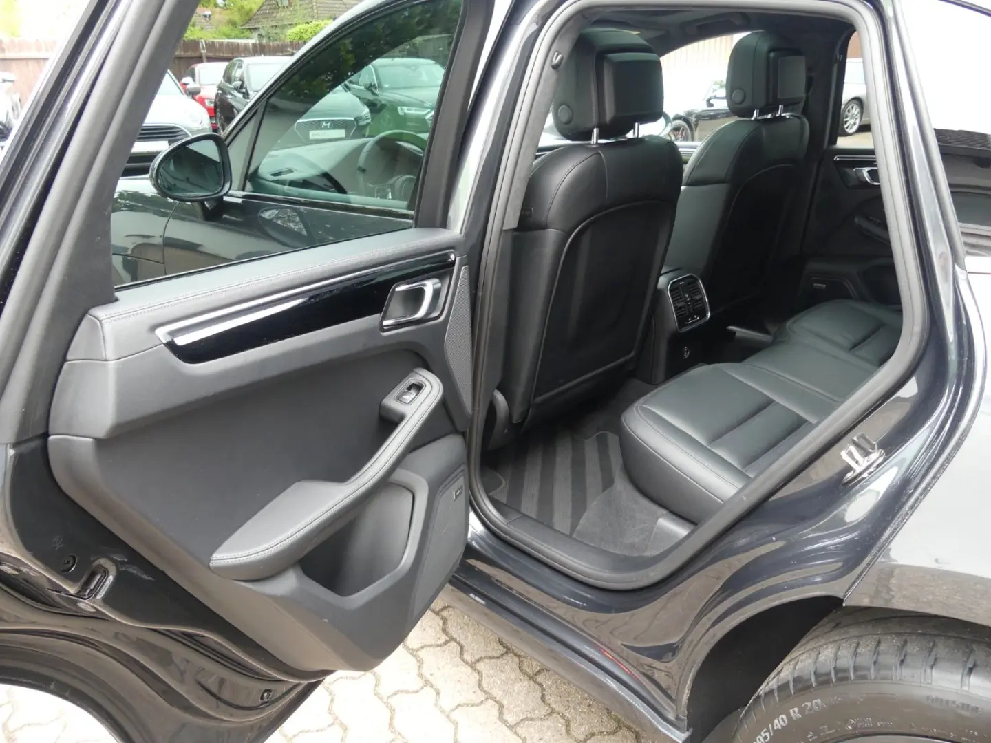 Macan Turbo  2. Hd.  SH-Porsche  Pano.  Sound...