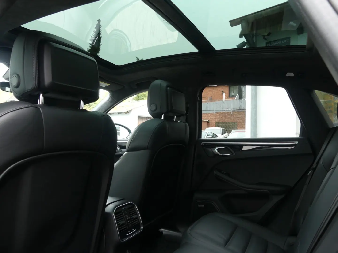 Macan Turbo  2. Hd.  SH-Porsche  Pano.  Sound...