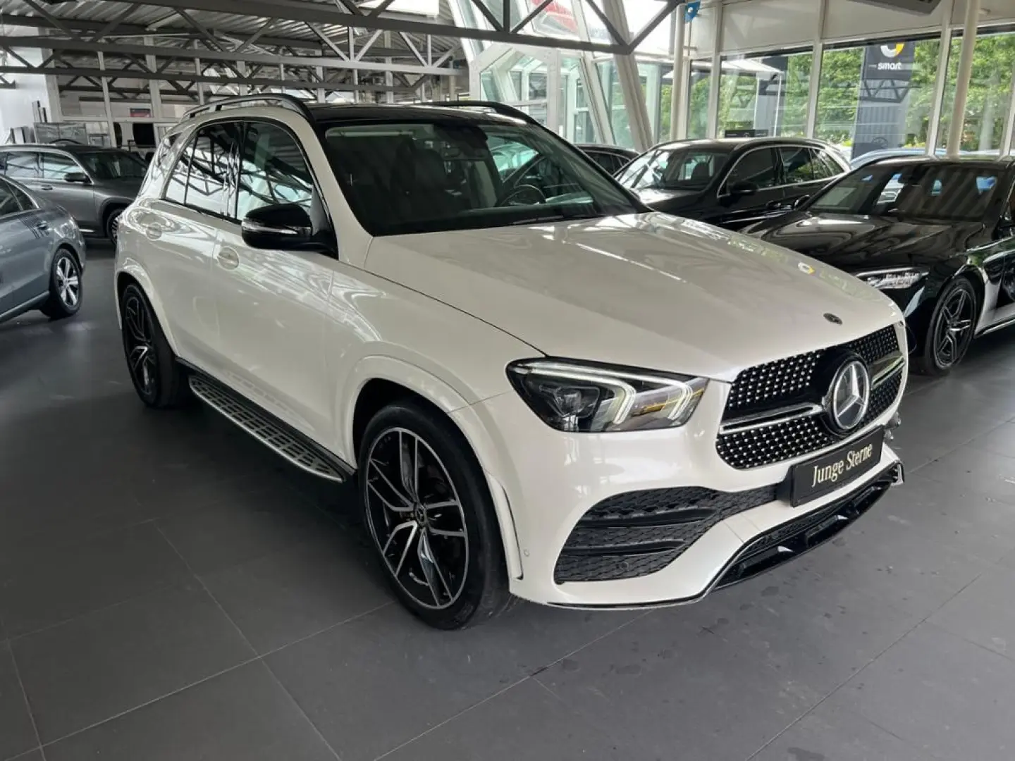 GLE 450 4M AMG Night Airmatic Pano AHK 22 Zoll