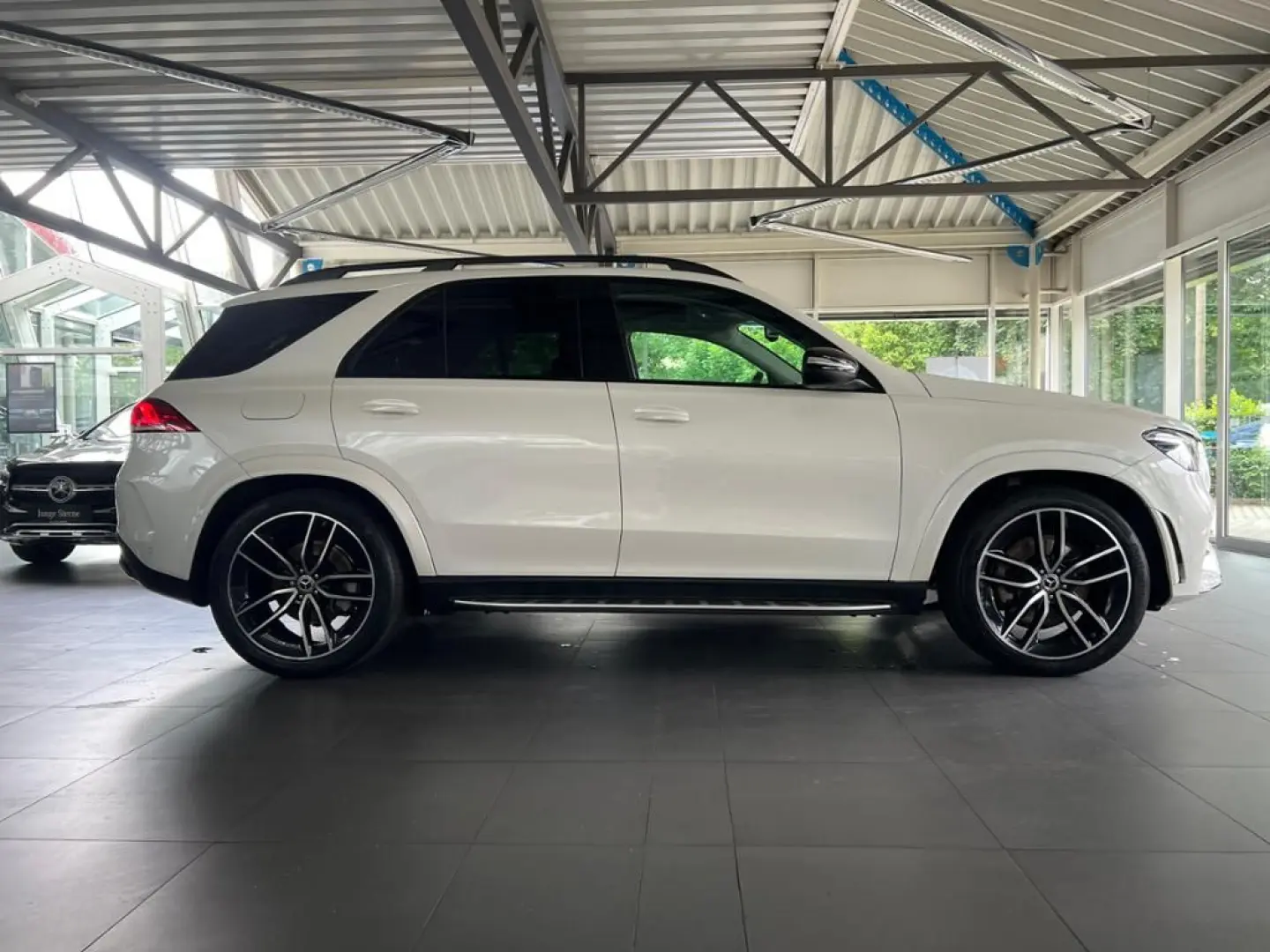 GLE 450 4M AMG Night Airmatic Pano AHK 22 Zoll