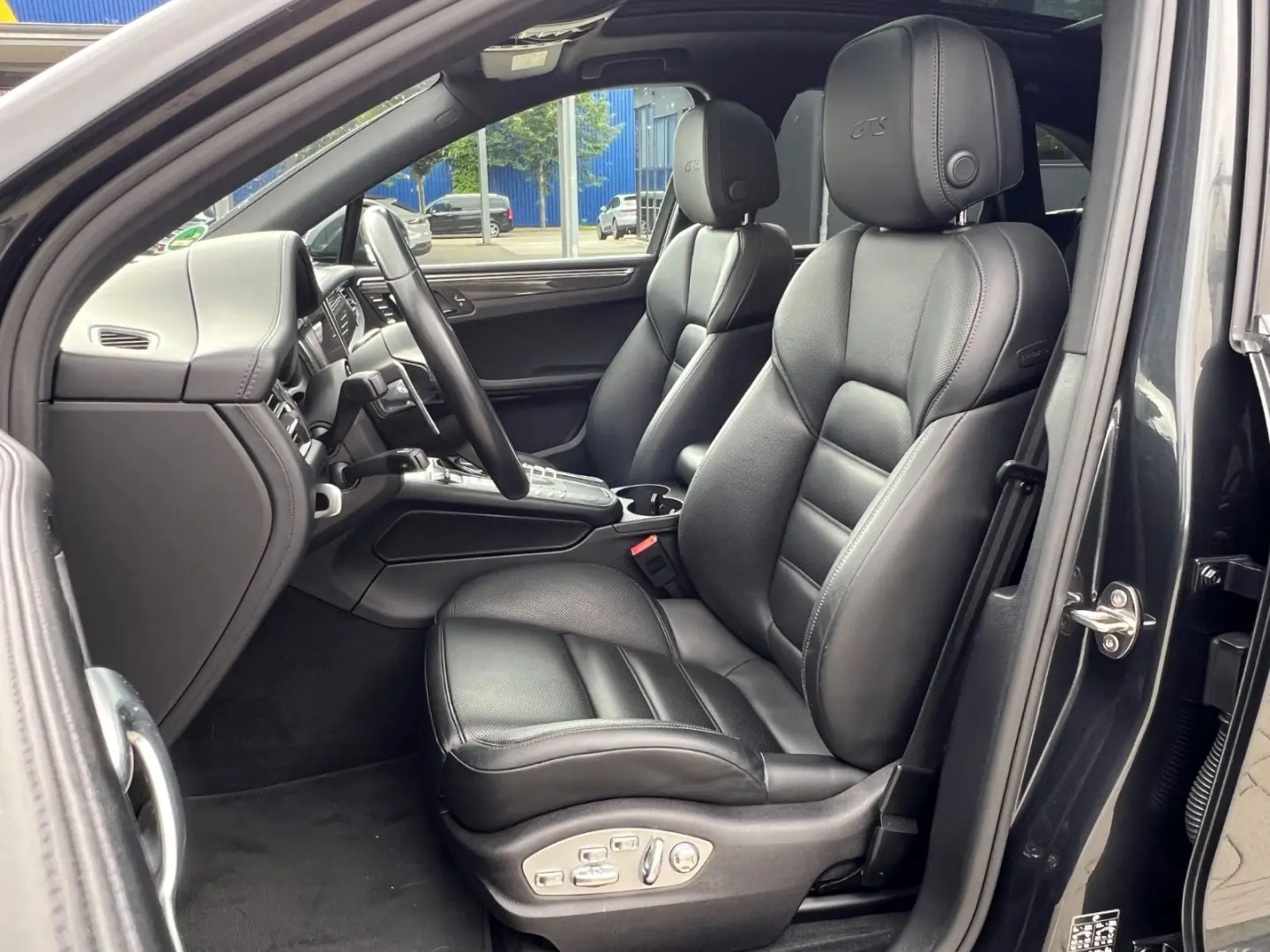 Macan GTS  PANO-AHK-360-ACC-18WEGE-BOSE-CHRONO
