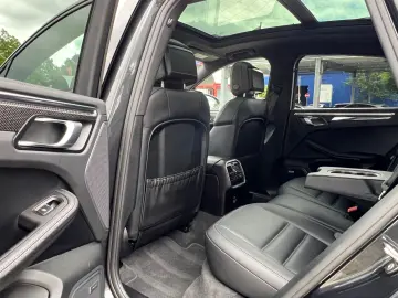 Macan GTS  PANO-AHK-360-ACC-18WEGE-BOSE-CHRONO