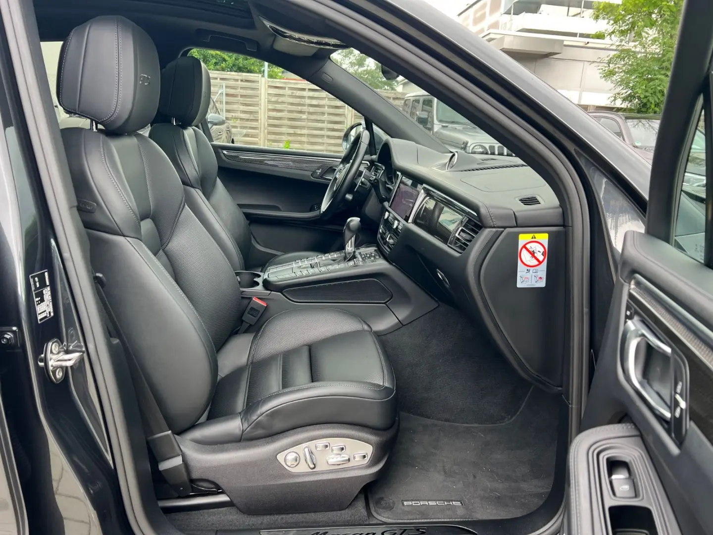 Macan GTS  PANO-AHK-360-ACC-18WEGE-BOSE-CHRONO