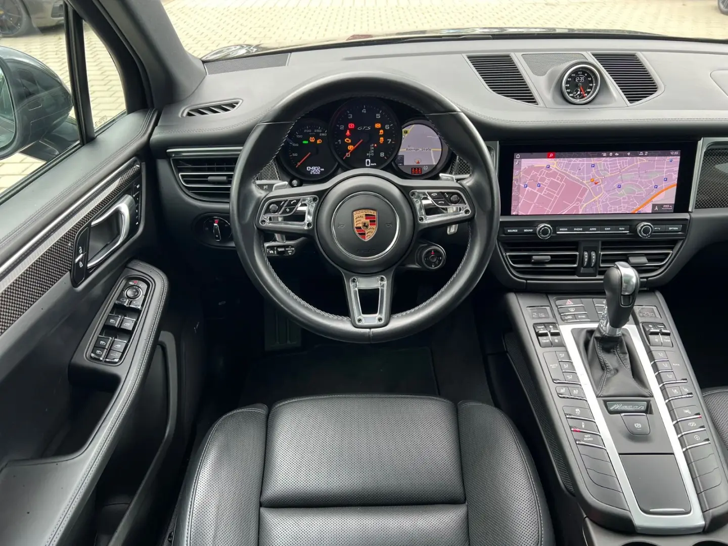 Macan GTS  PANO-AHK-360-ACC-18WEGE-BOSE-CHRONO