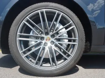 Macan Turbo Pano 360 ACC TWA LuftF SLüft Burmest