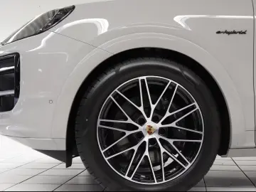 Porsche Cayenne E-Hybrid Coupe Sport Design
