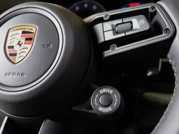 Porsche Cayenne E-Hybrid Coupe Sport Design