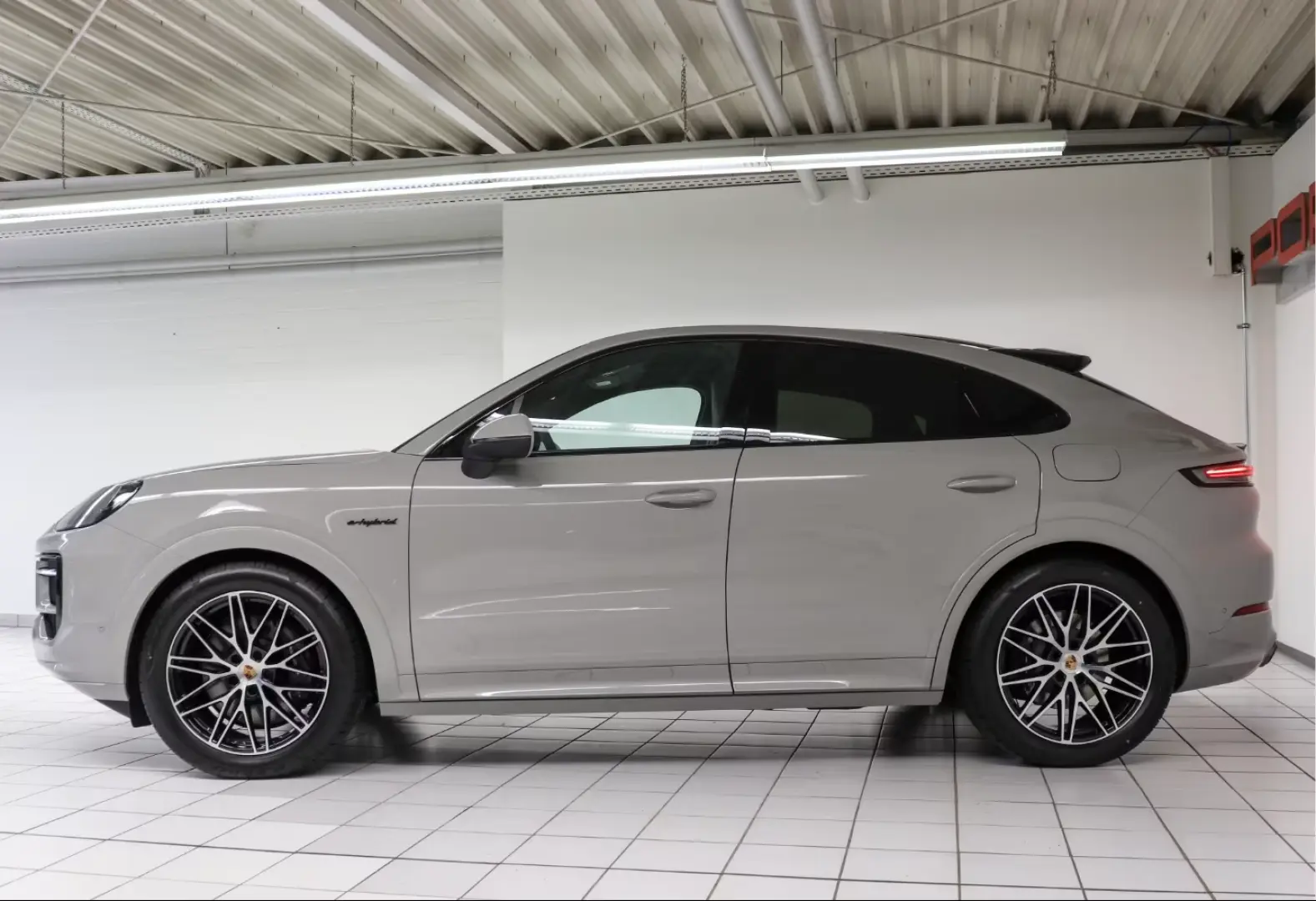 Porsche Cayenne E-Hybrid Coupe Sport Design