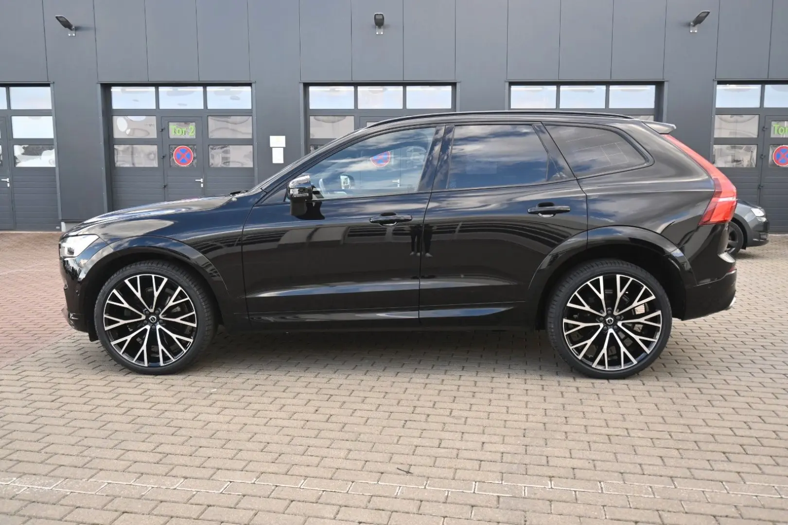 XC60 B5 D AWD R-Design 360  HuD LUFT ACC AHK