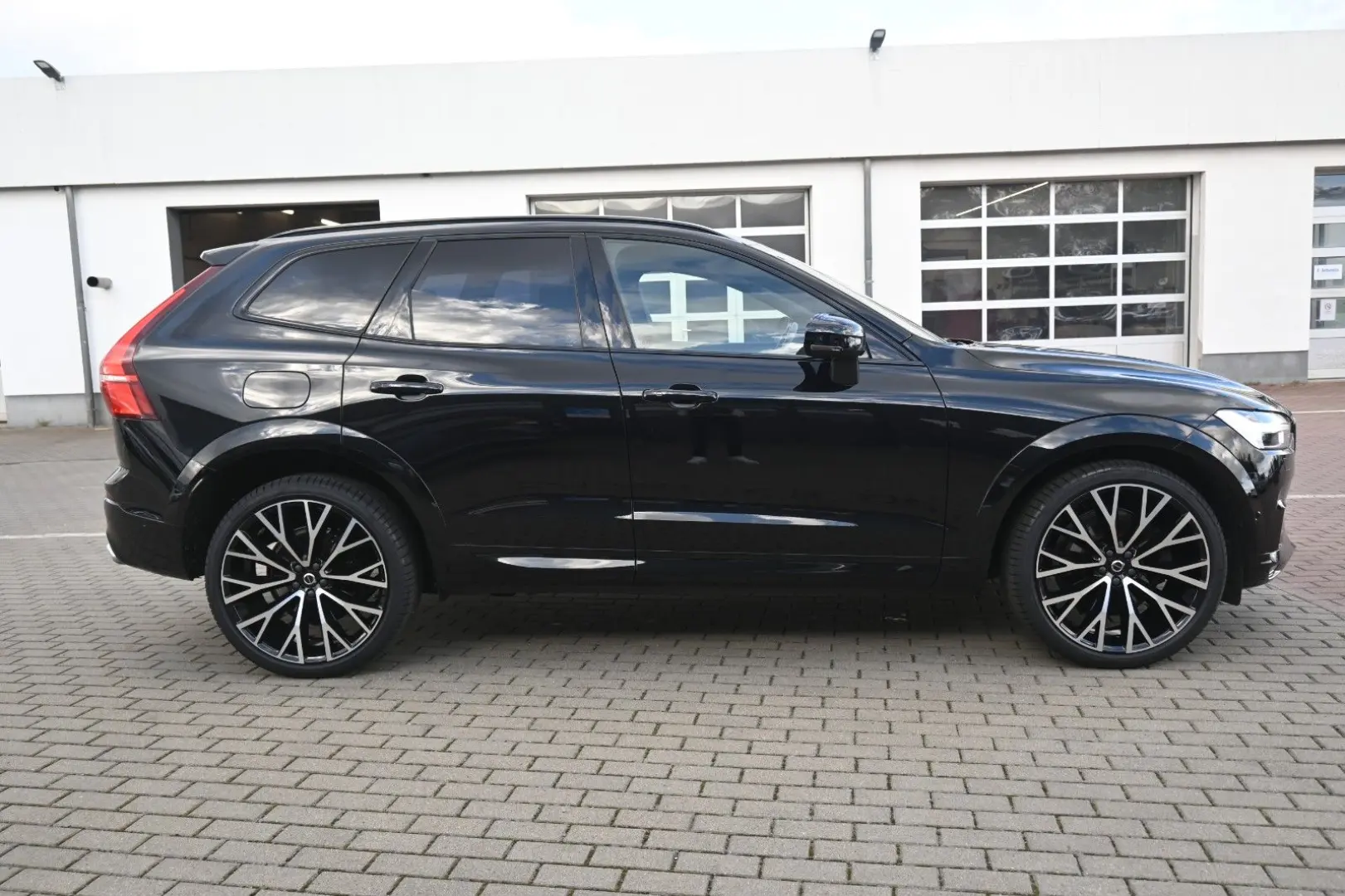 XC60 B5 D AWD R-Design 360  HuD LUFT ACC AHK