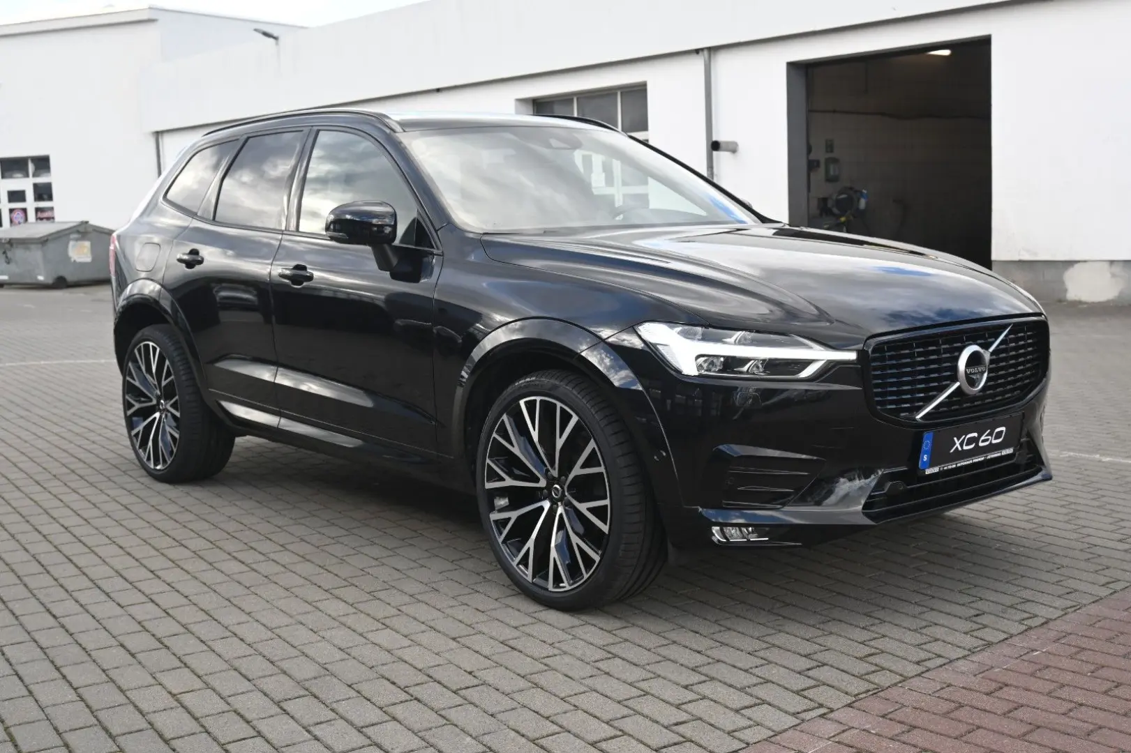XC60 B5 D AWD R-Design 360  HuD LUFT ACC AHK