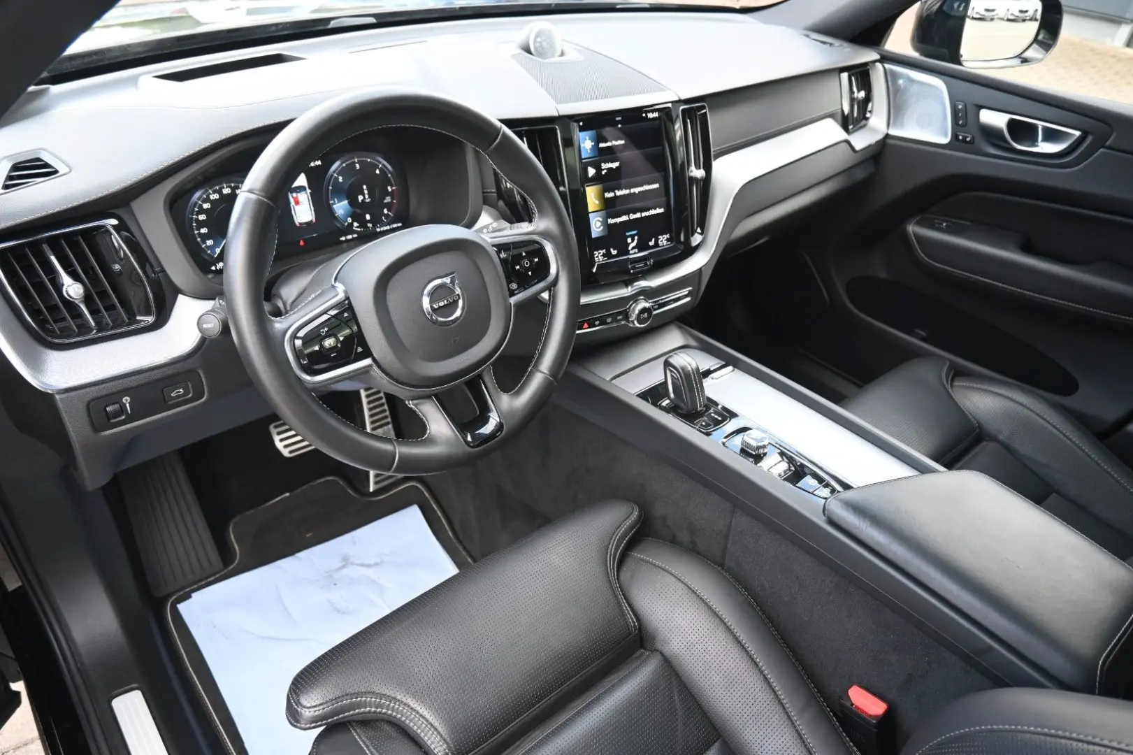 XC60 B5 D AWD R-Design 360  HuD LUFT ACC AHK