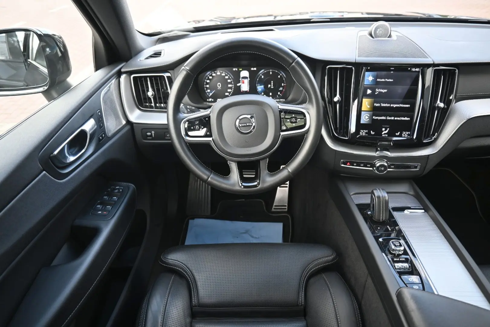 XC60 B5 D AWD R-Design 360  HuD LUFT ACC AHK