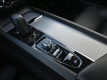 XC60 B5 D AWD R-Design 360  HuD LUFT ACC AHK
