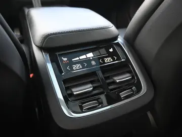 XC60 B5 D AWD R-Design 360  HuD LUFT ACC AHK