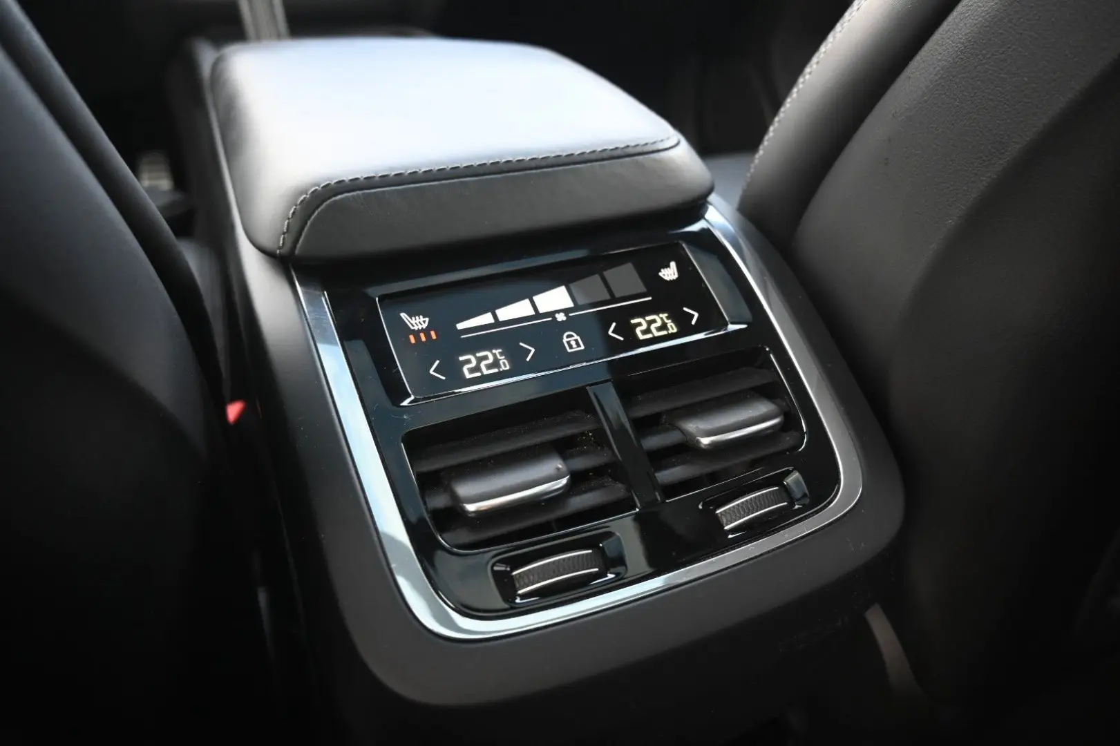 XC60 B5 D AWD R-Design 360  HuD LUFT ACC AHK