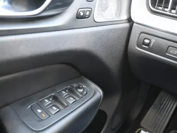XC60 B5 D AWD R-Design 360  HuD LUFT ACC AHK